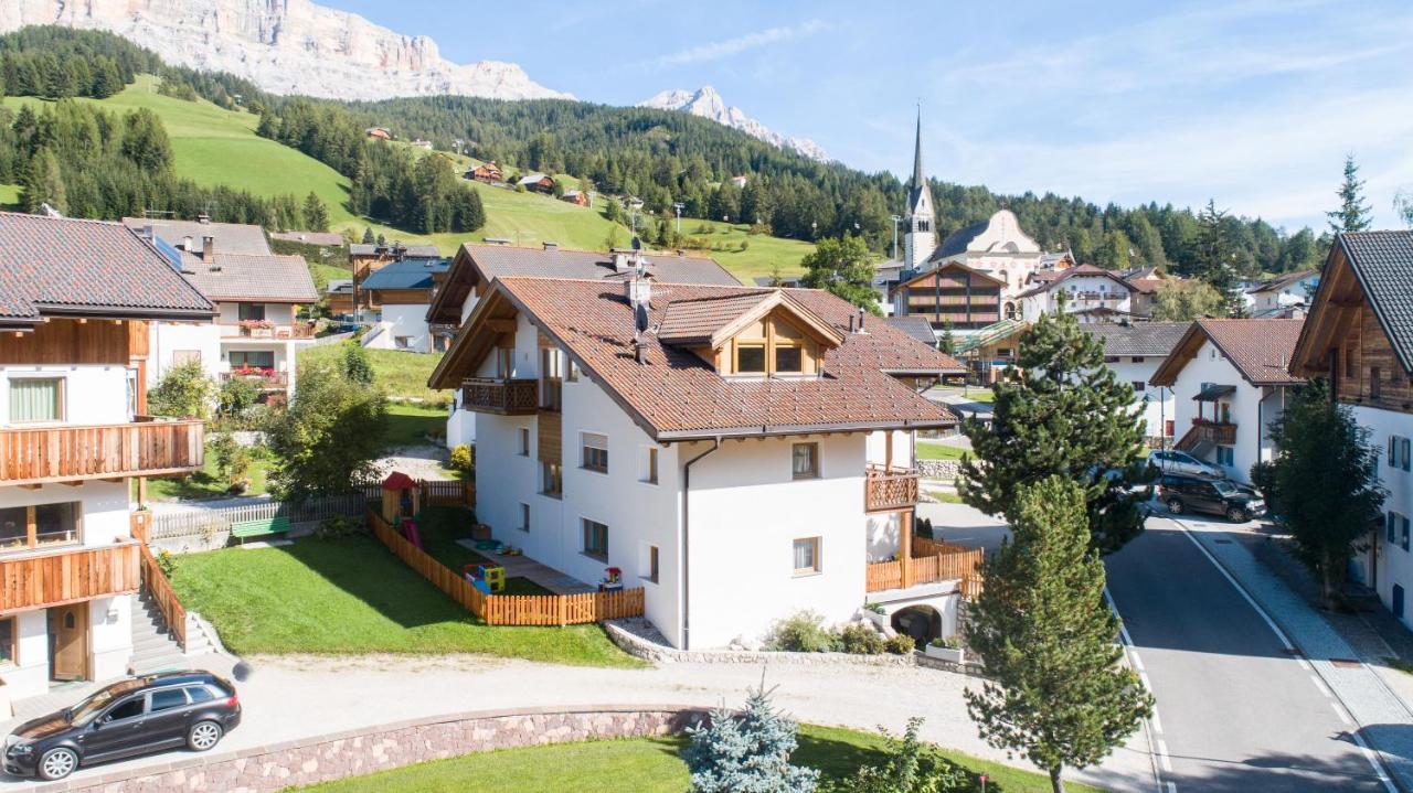 Apartments Chalet Maria Бадія Екстер'єр фото